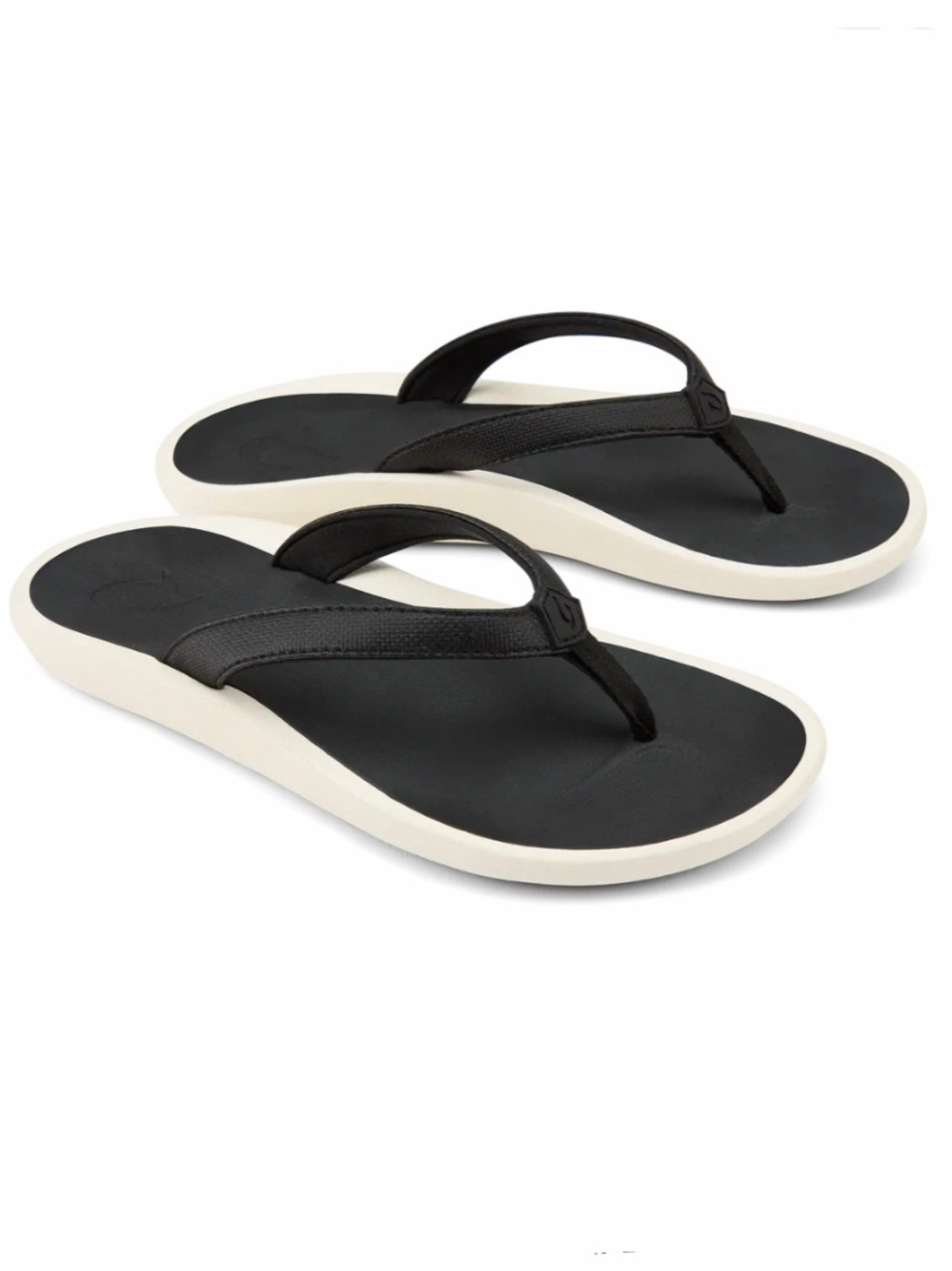 OluKai Pi'oe Black / Dark Shadow Sz 9